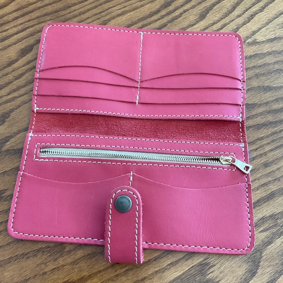 Portland Leather Goods Women’s Wallet Coral w/White Stitching, Snap Closure - Picture 4 of 5